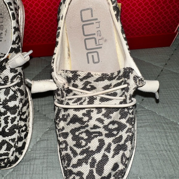 Hey Dude, Women's Leopard Print shoes, Sz 6 - Picture 7 of 8